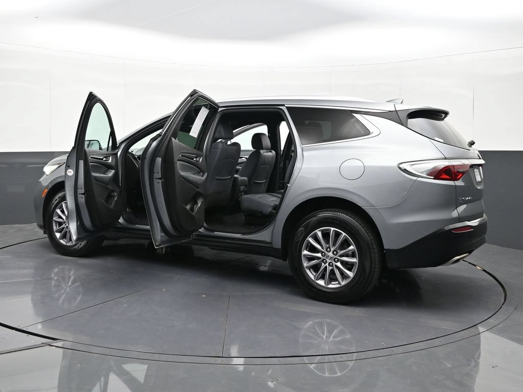 Used 2023 Buick Enclave Essence AWD/4WD image 42