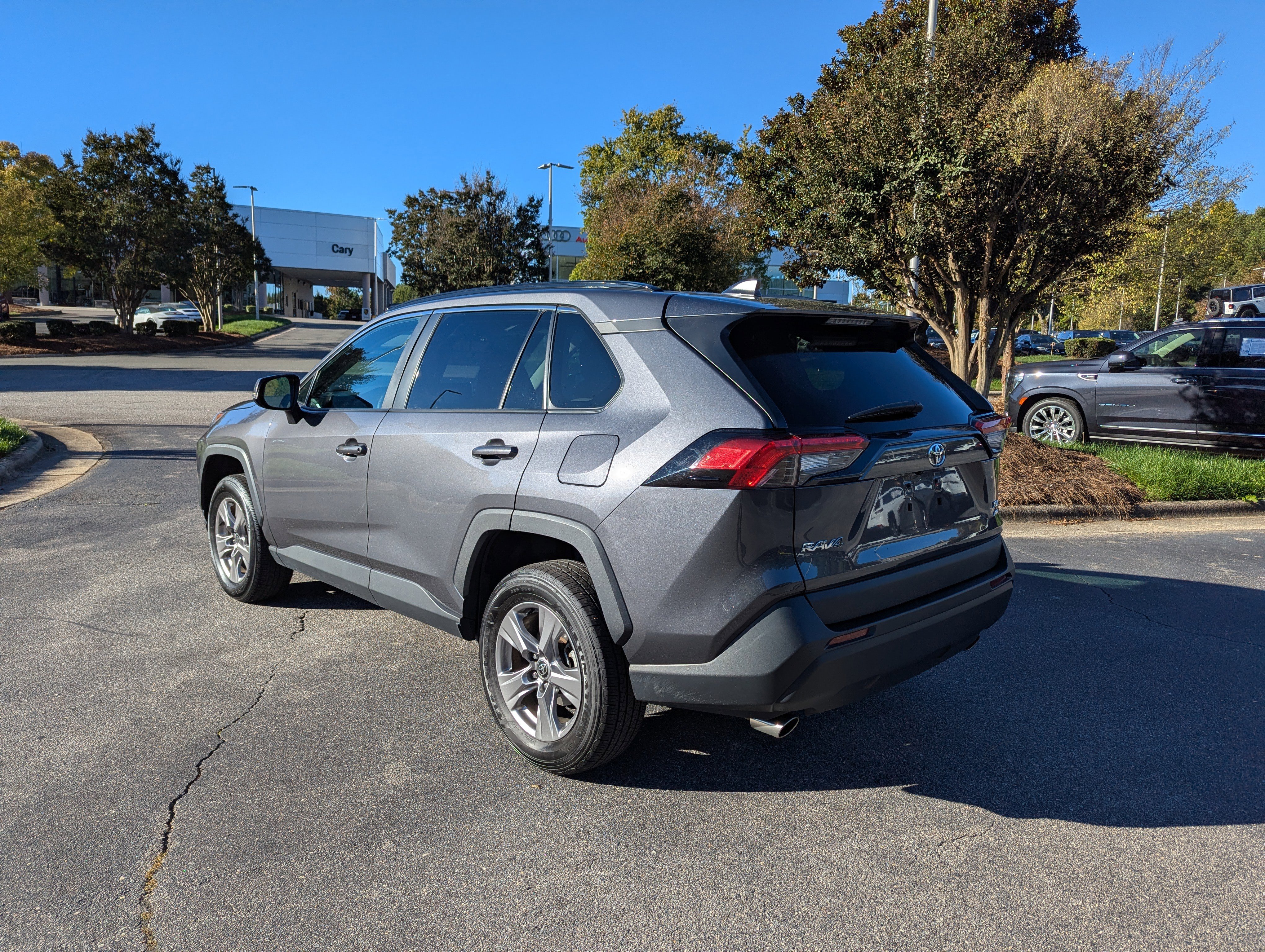 Used 2023 Toyota RAV4 XLE image 7