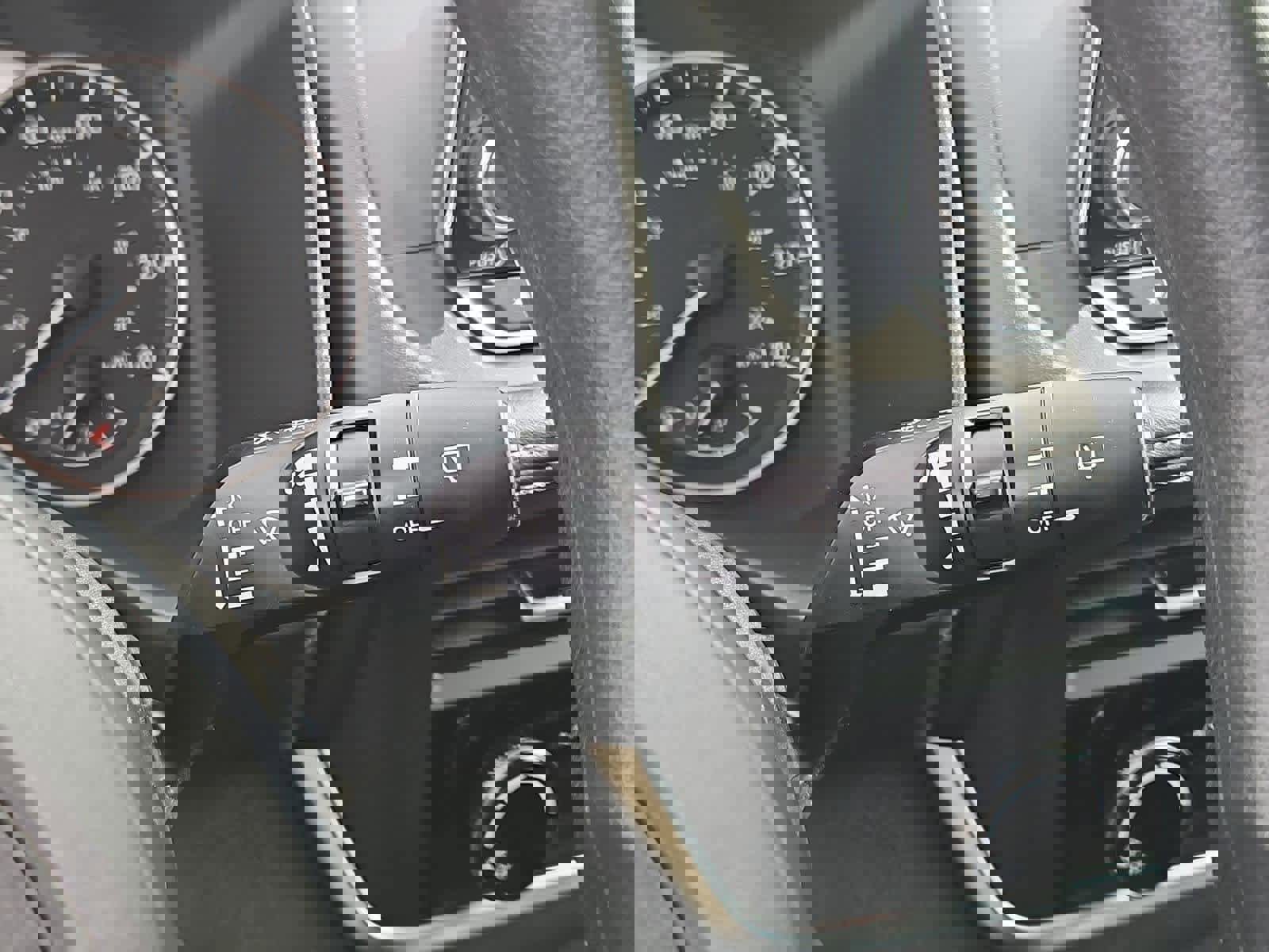 Used 2023 Nissan Rogue S image 25