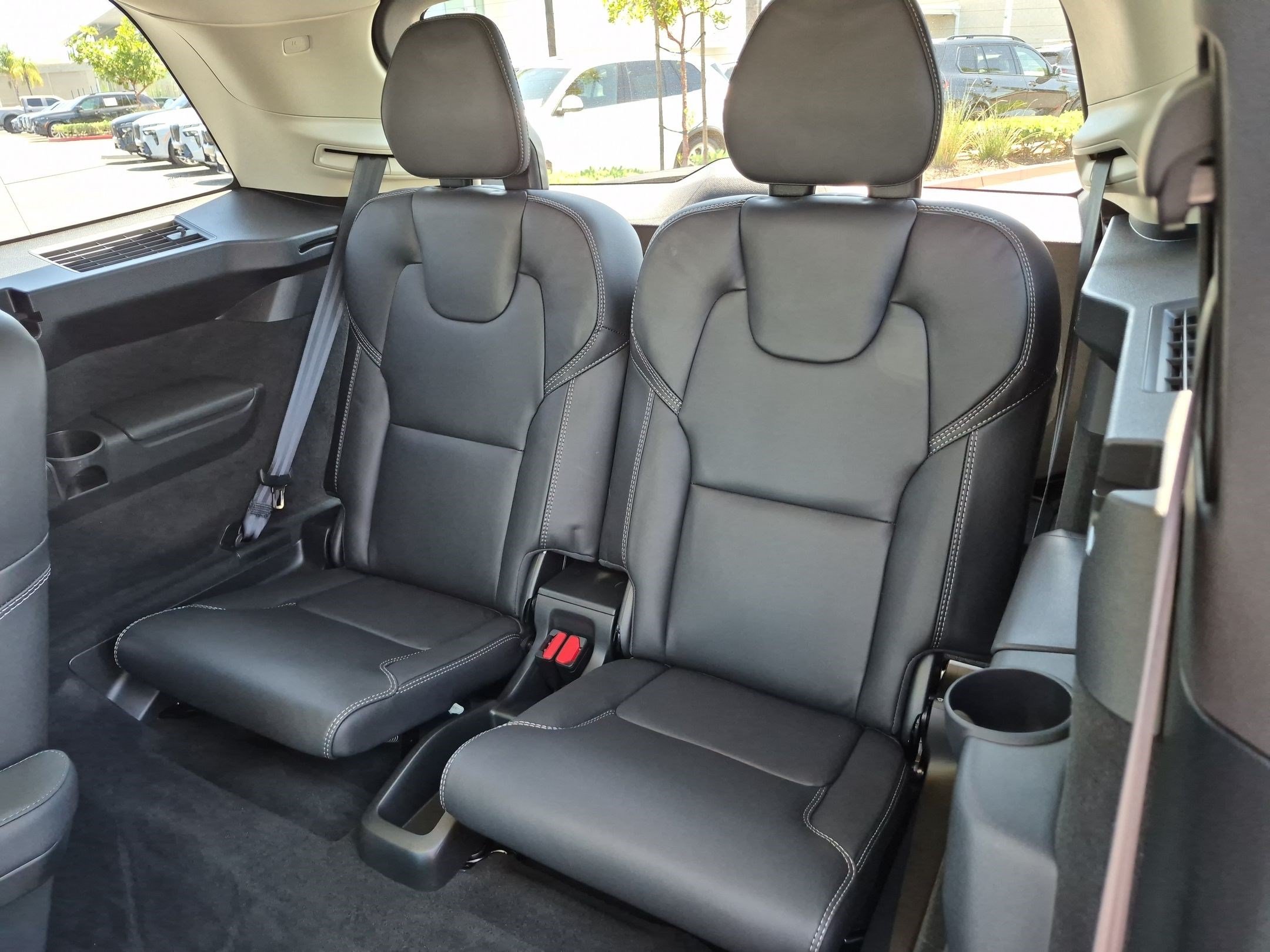 Used 2025 Volvo XC90 B5 Ultra AWD/4WD image 32