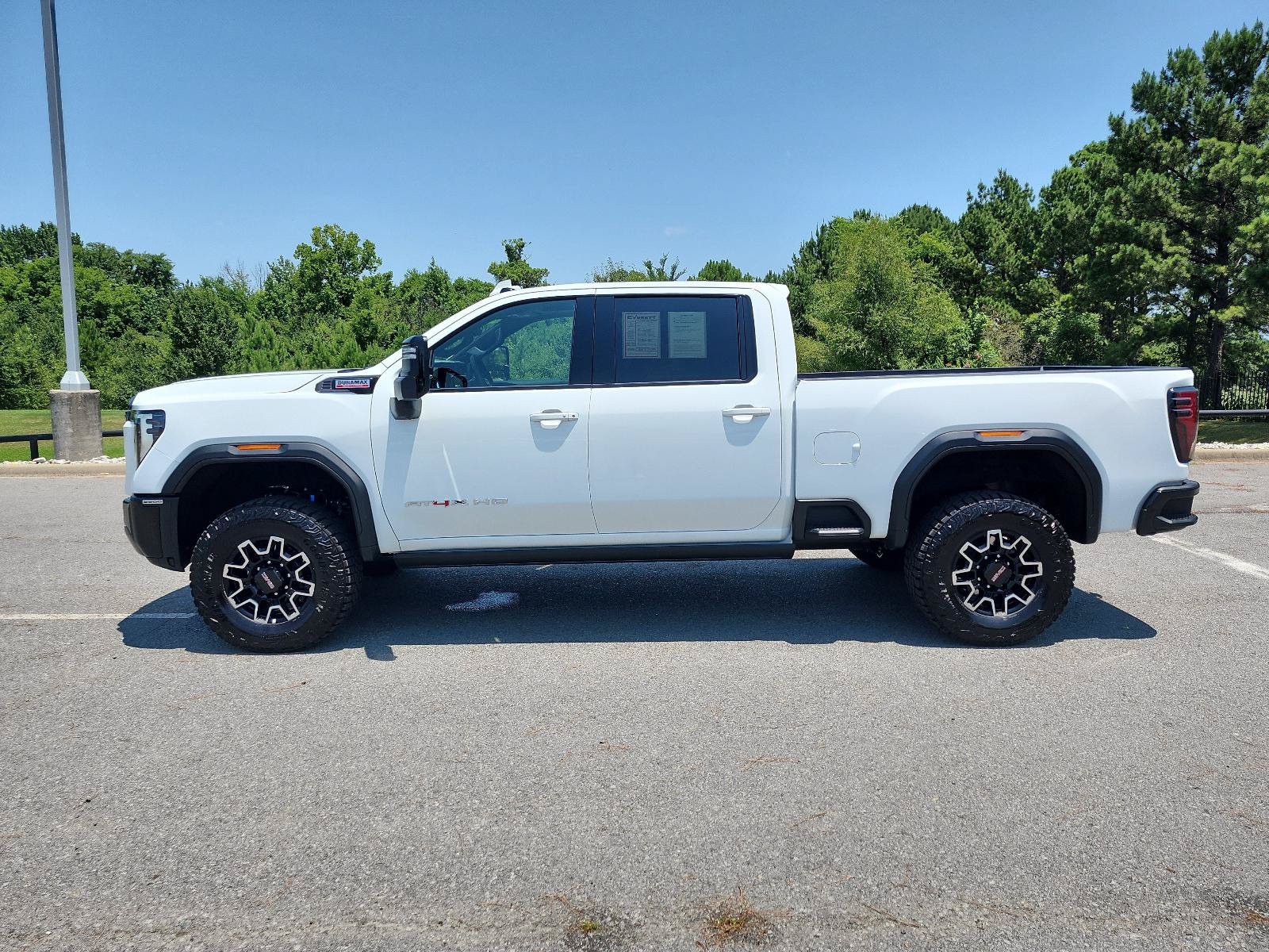 Used 2026 GMC Sierra 2500 AT4X AWD/4WD image 2