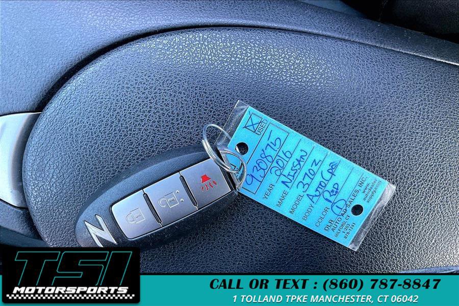 Used 2016 Nissan 370Z Coupe RWD image 10