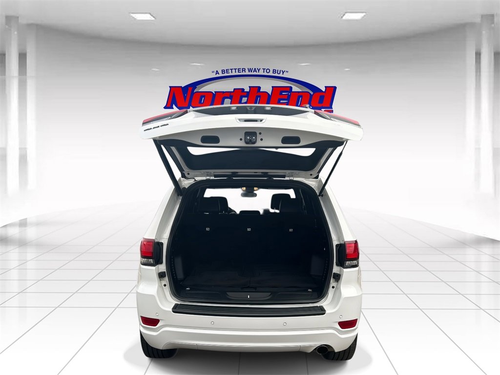 Used 2022 Jeep Grand Cherokee Laredo X image 5