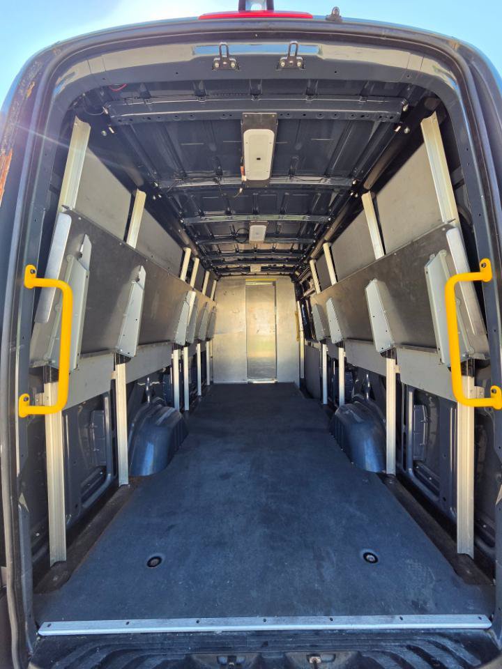 Used 2019 Mercedes-Benz Sprinter 170 image 35