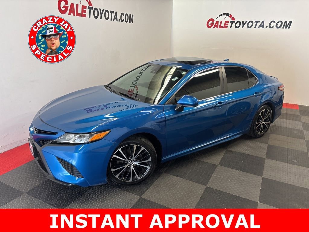 Used 2019 Toyota Camry SE FWD image 1