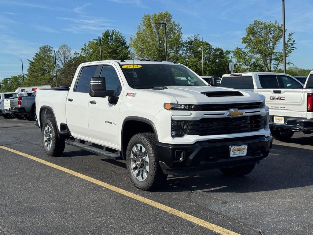 Certified 2024 Chevrolet Silverado 2500 Custom w/ Custom Value Package AWD/4WD image 2