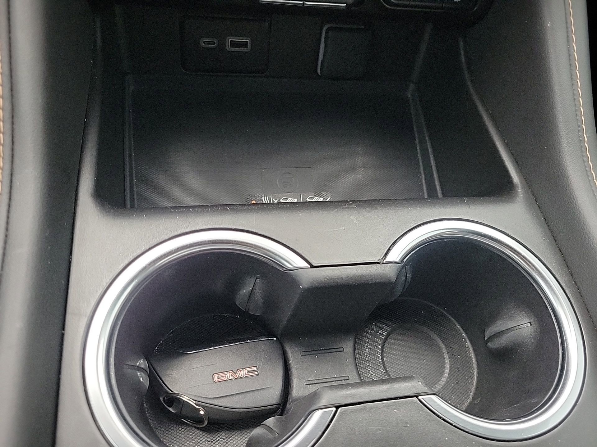 Used 2024 GMC Yukon AT4 w/ AT4 Premium Package image 31