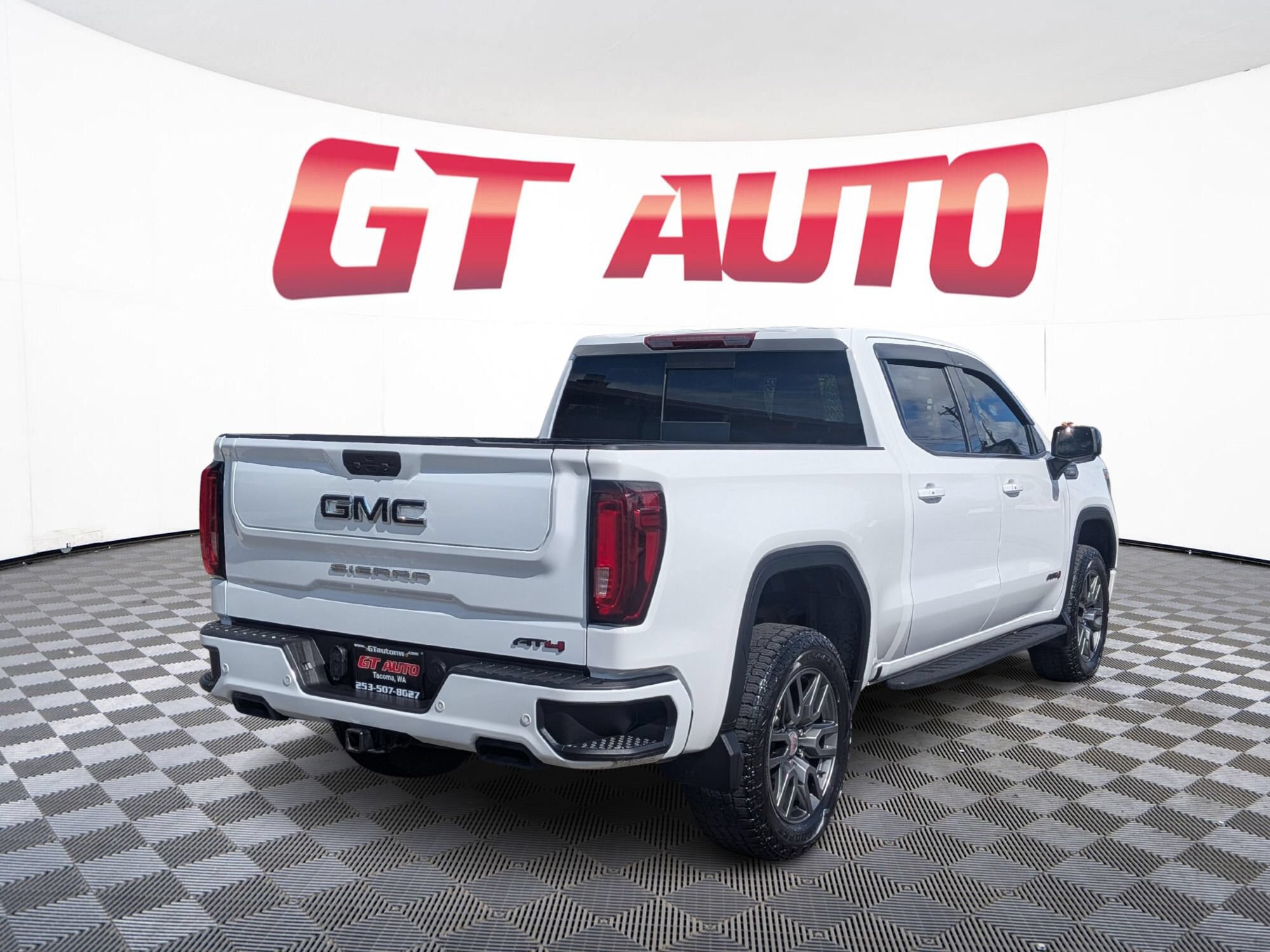 Used 2022 GMC Sierra 1500 AT4 w/ AT4 Carbonpro Edition AWD/4WD image 5