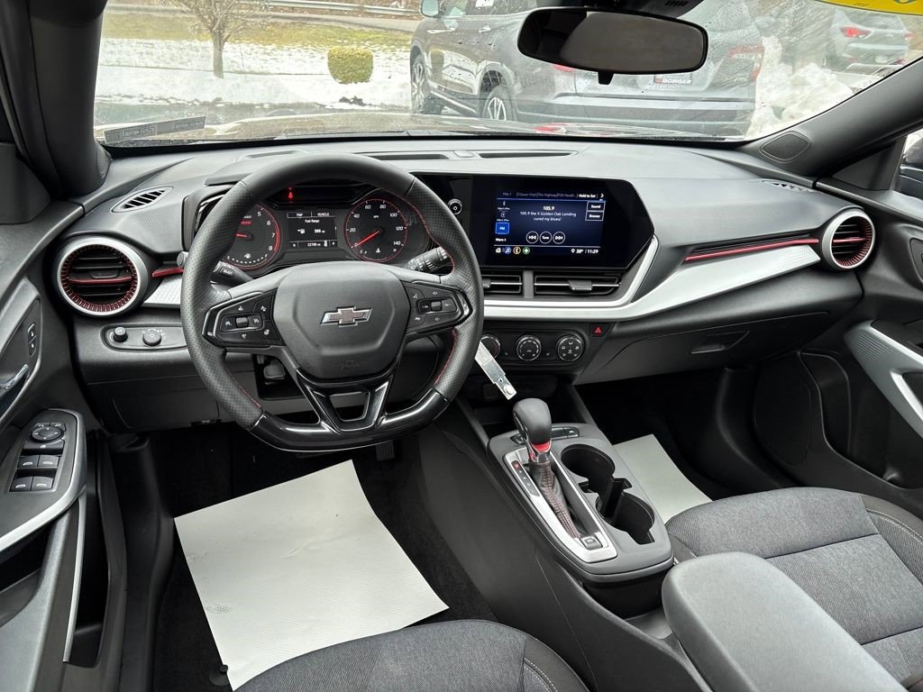 Certified 2024 Chevrolet Trax RS image 9