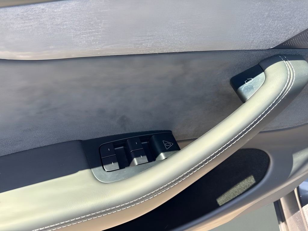 Used 2026 Tesla Model Y Long Range AWD/4WD image 29
