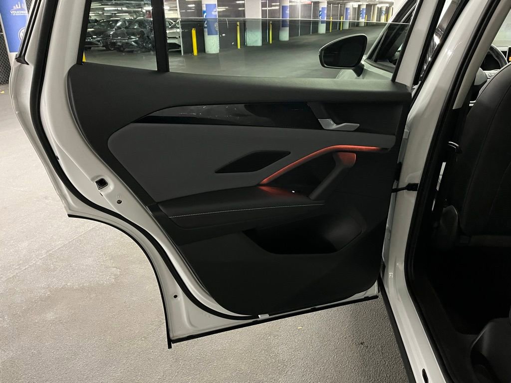 New 2025 Volkswagen Tiguan SE image 22