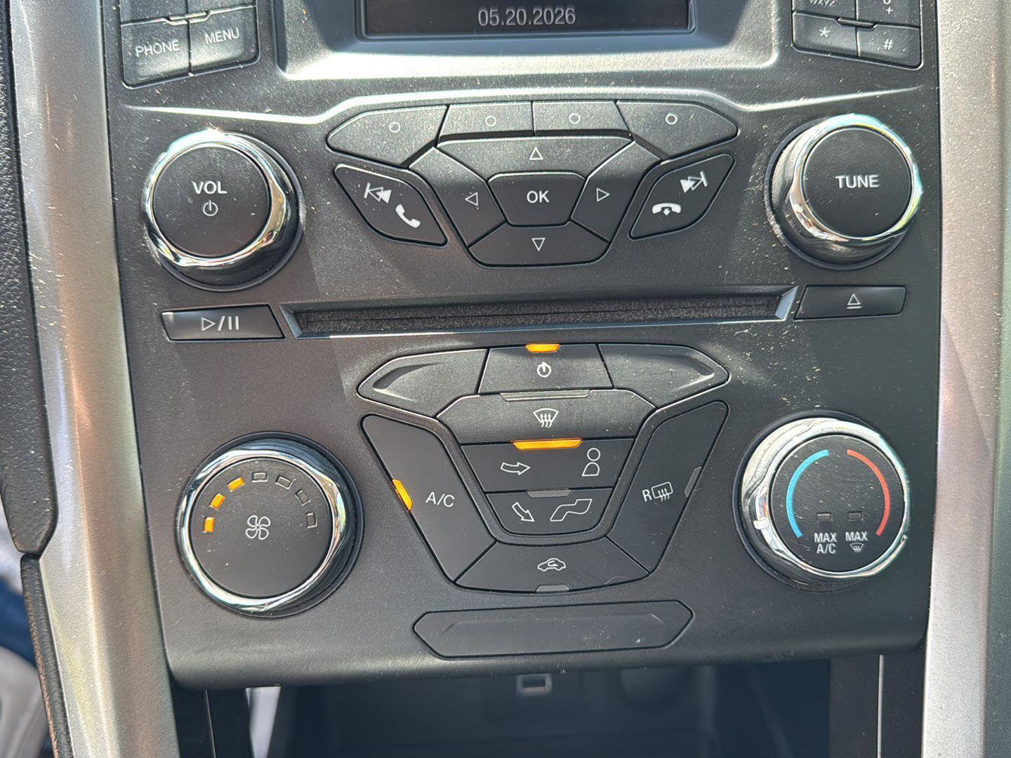 Used 2018 Ford Fusion SE FWD image 17