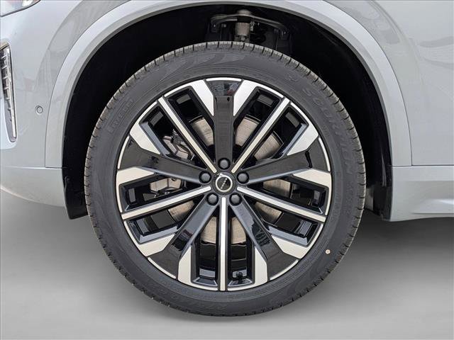 New 2026 Volvo XC90 T8 Plus w/ Protection Package AWD/4WD image 10