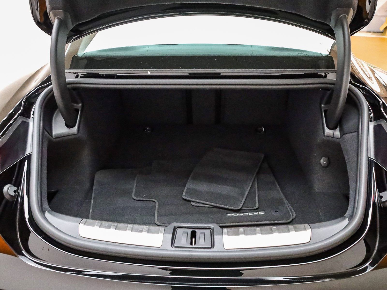Certified 2025 Porsche Taycan RWD image 29