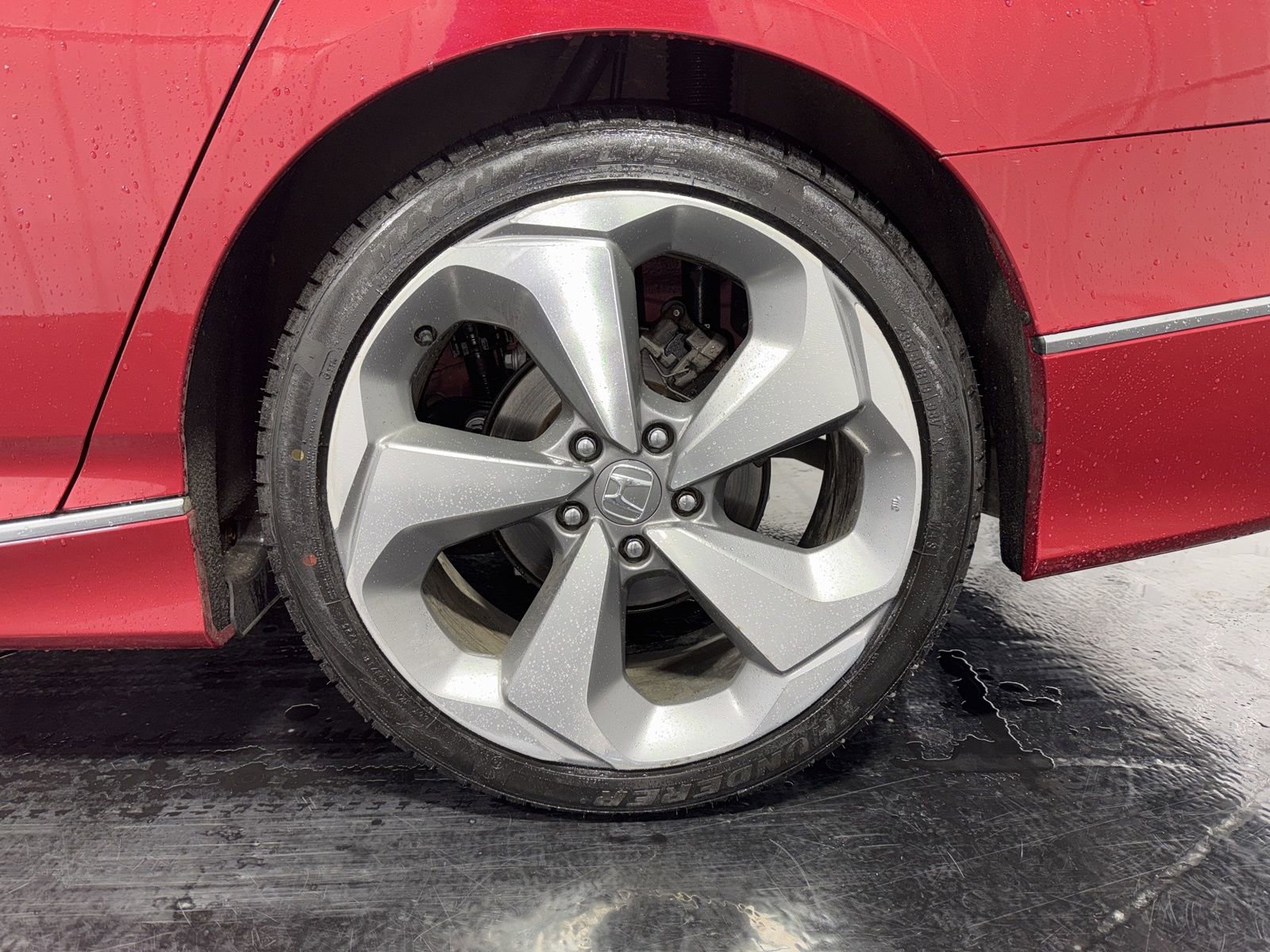 Used 2018 Honda Accord Touring image 7