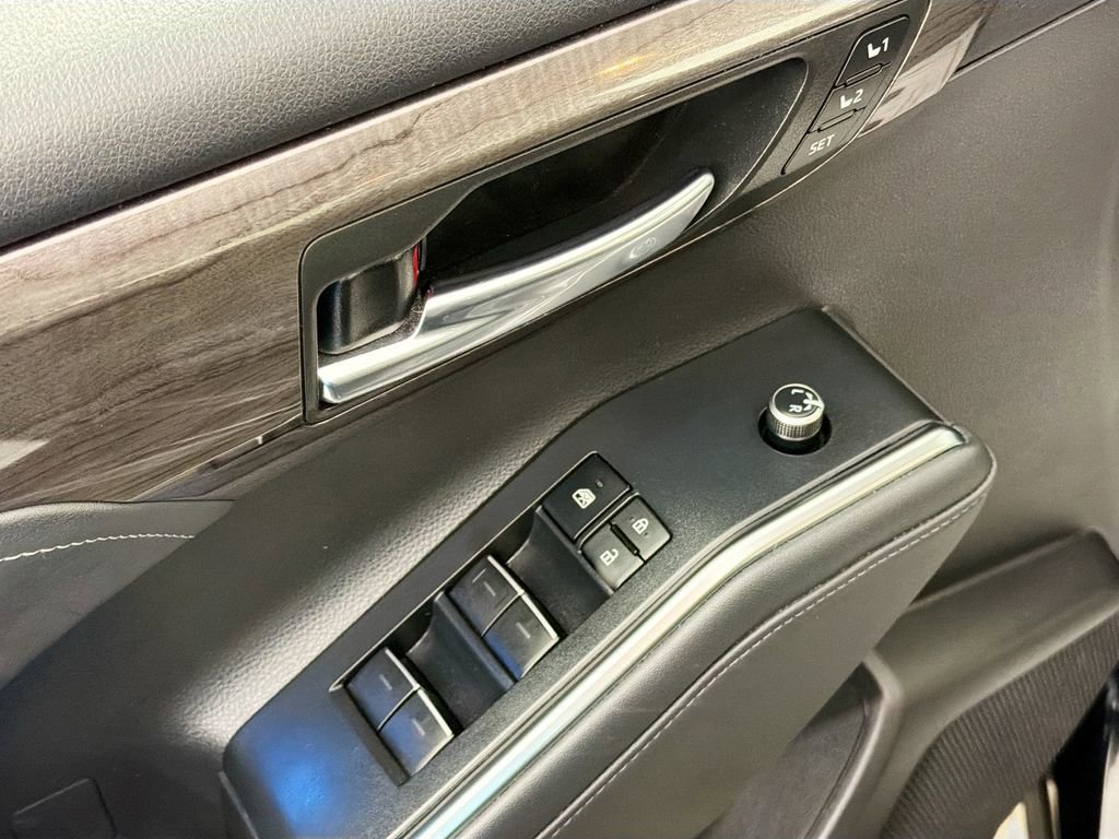 Used 2022 Toyota Highlander Limited image 18