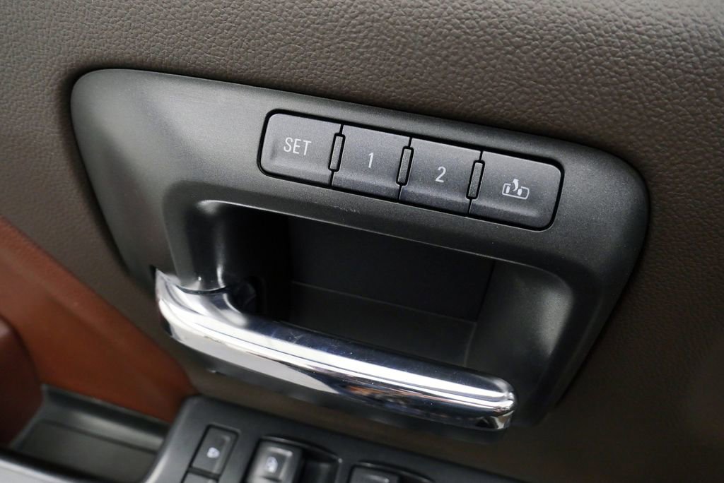 Used 2015 Chevrolet Silverado 2500 High Country AWD/4WD image 15