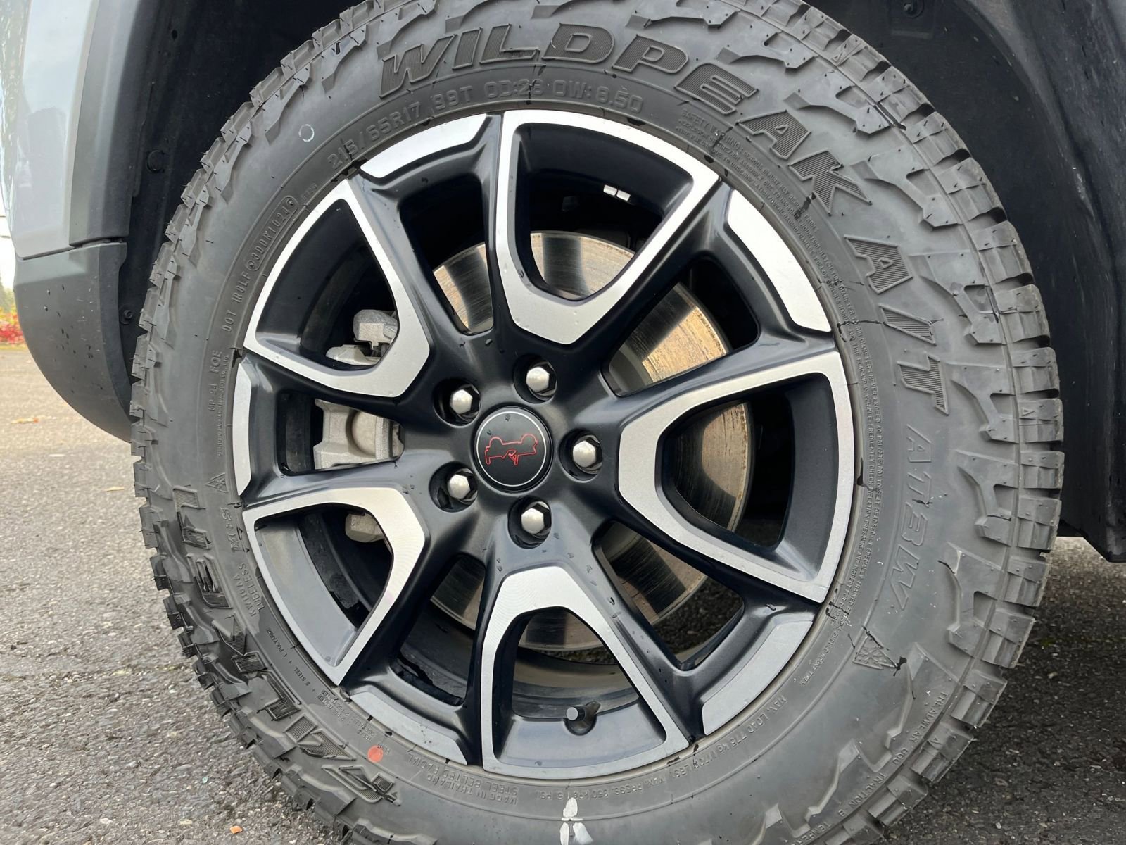 Used 2025 Jeep Compass Trailhawk w/ Trailer Tow Group image 30