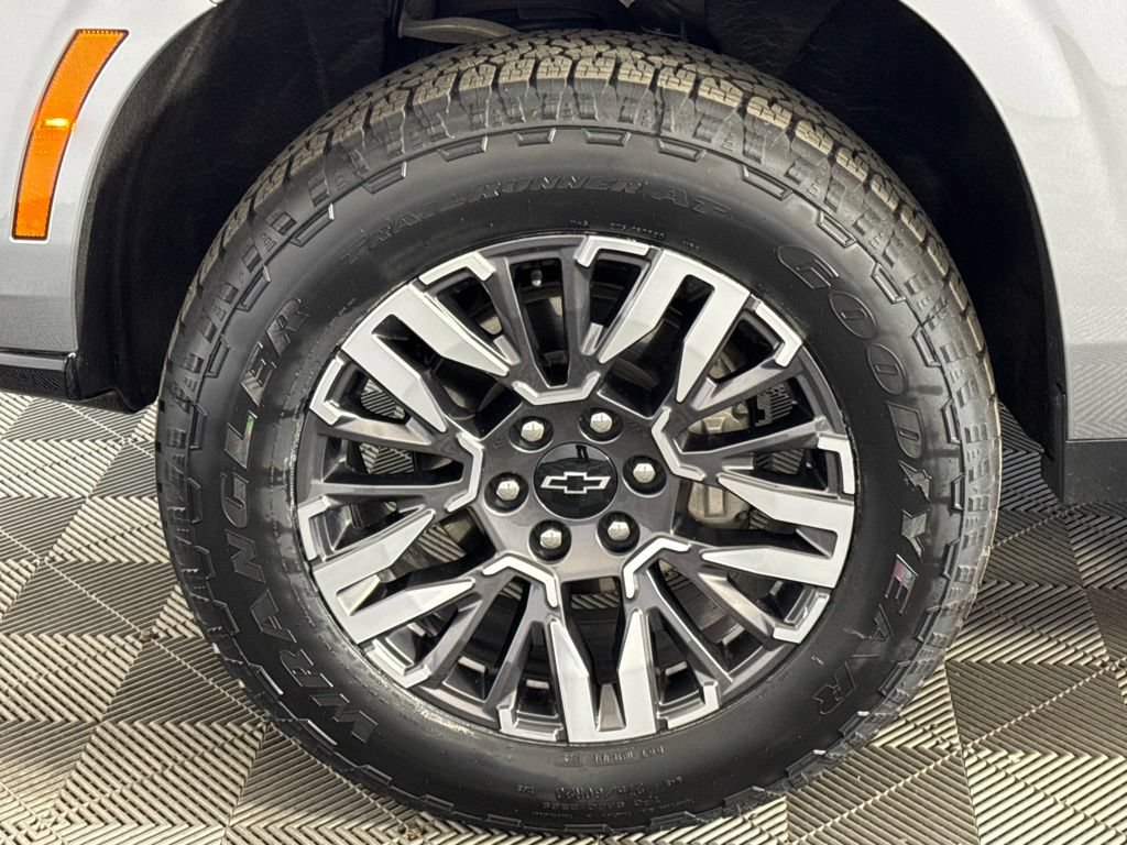 Certified 2025 Chevrolet Tahoe Z71 AWD/4WD image 45