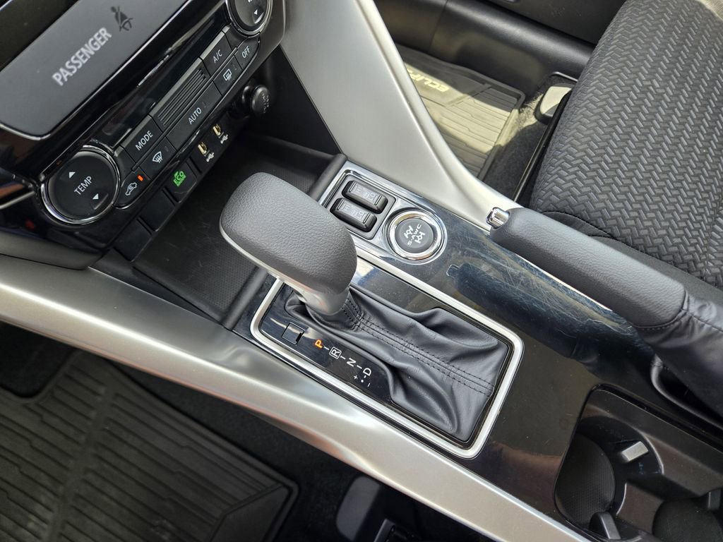 Used 2024 Mitsubishi Eclipse Cross LE AWD/4WD image 26