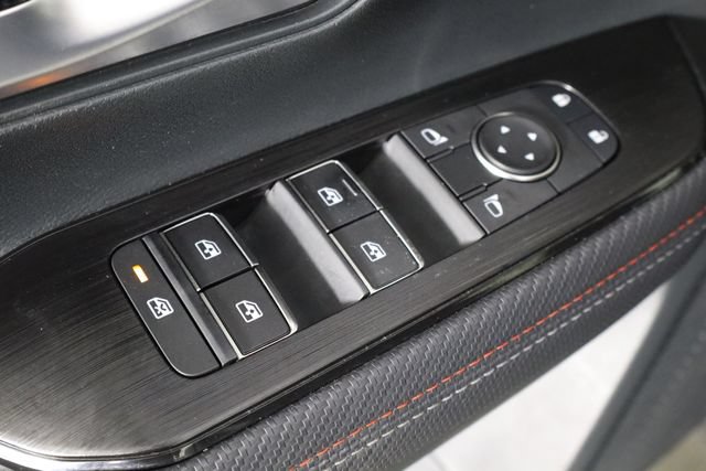 Used 2025 Nissan Kicks SR FWD image 20