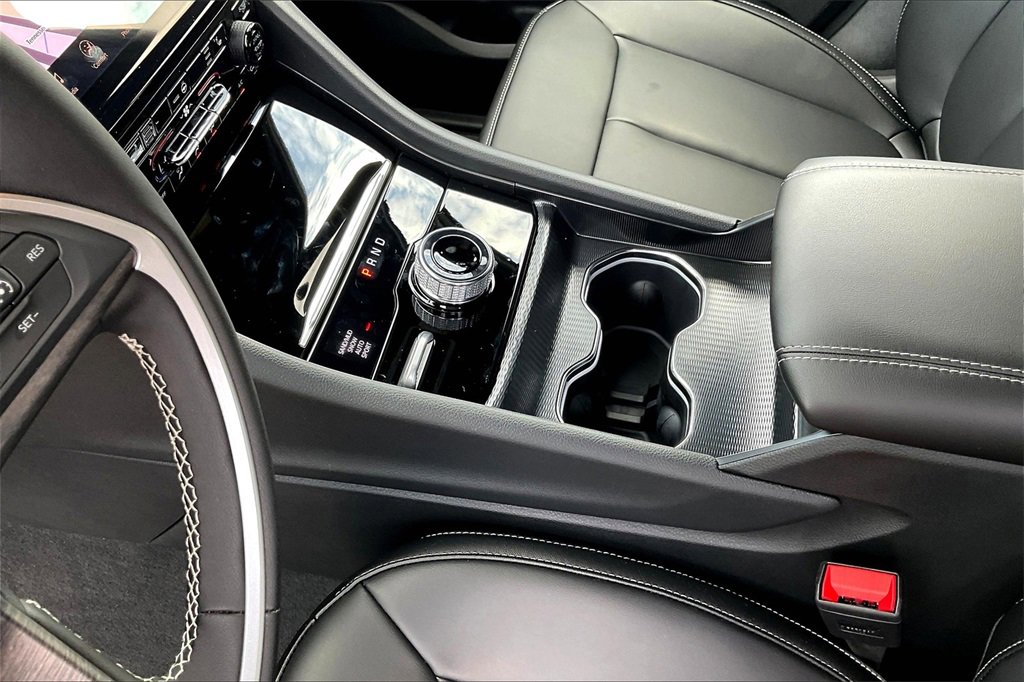 New 2025 Jeep Grand Cherokee L Limited w/ Black Appearance Package image 8