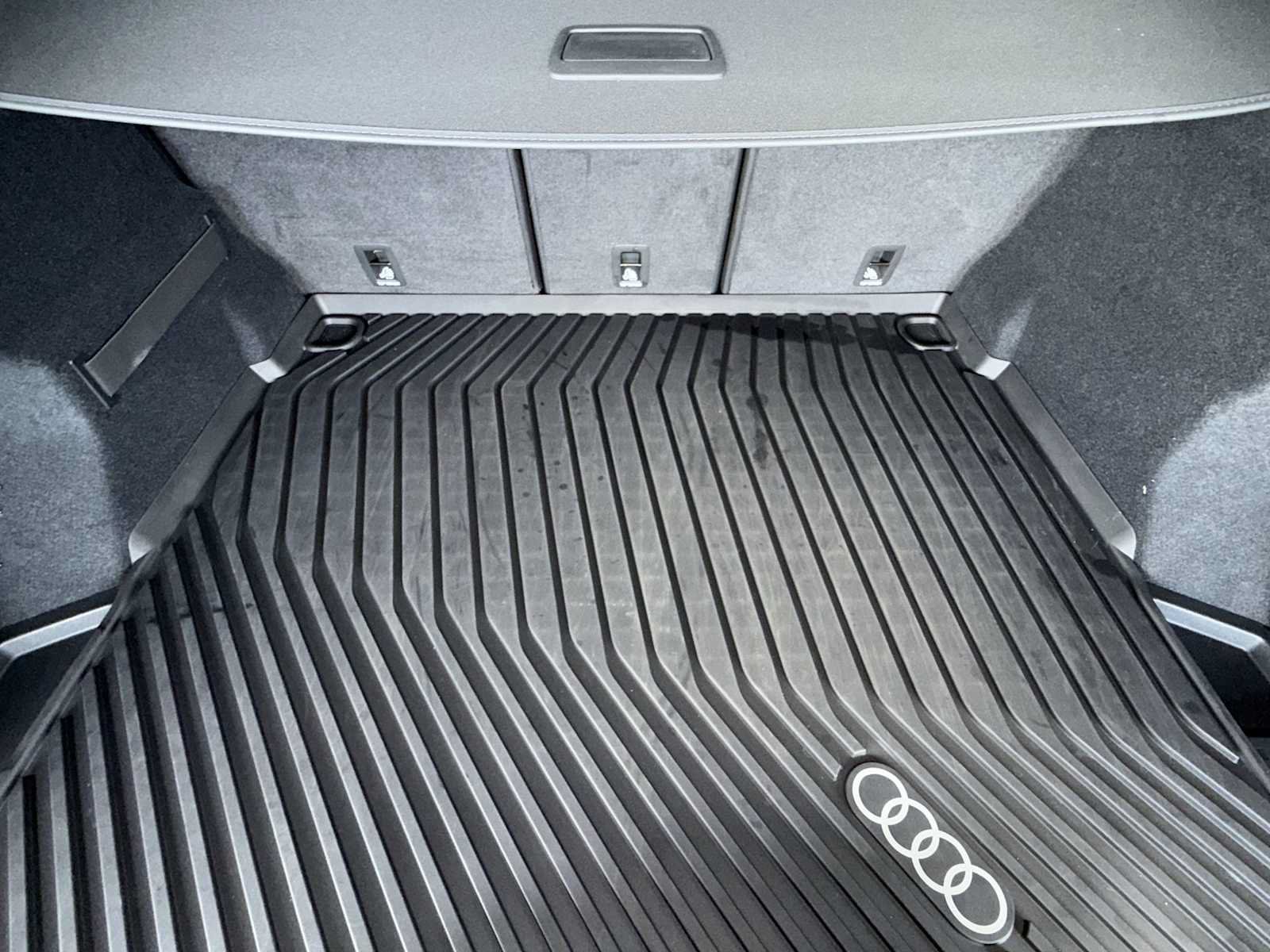 Used 2025 Audi SQ5 Premium Plus AWD/4WD image 25