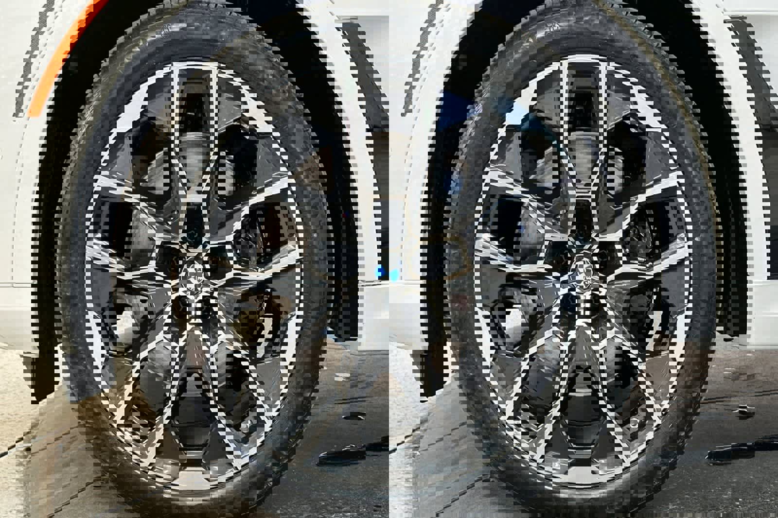 Used 2026 BMW X7 xDrive40i w/ Executive Package image 25