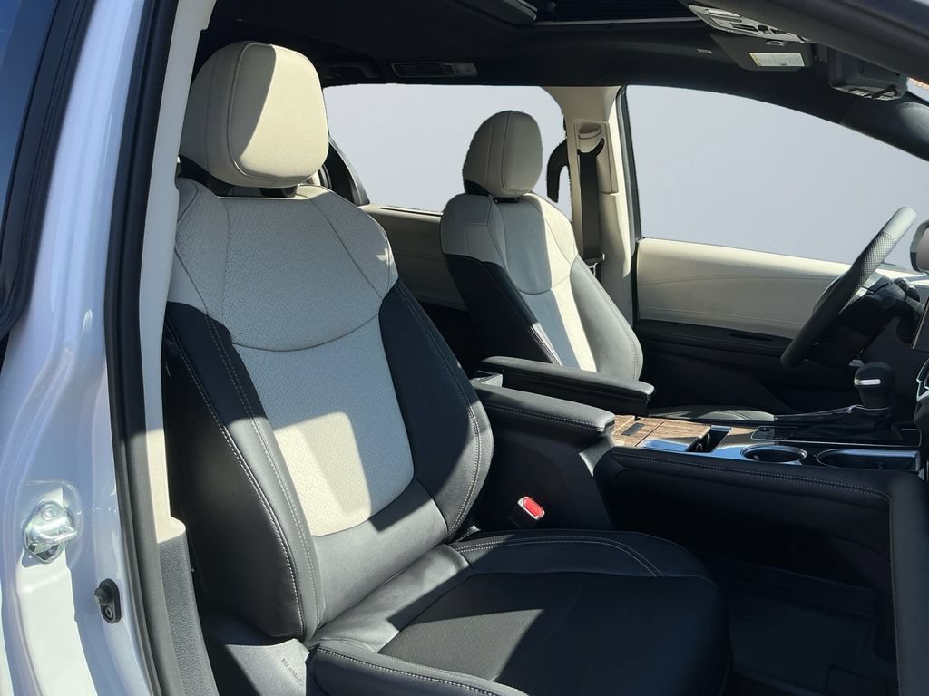 New 2026 Toyota Sienna Limited AWD/4WD image 16