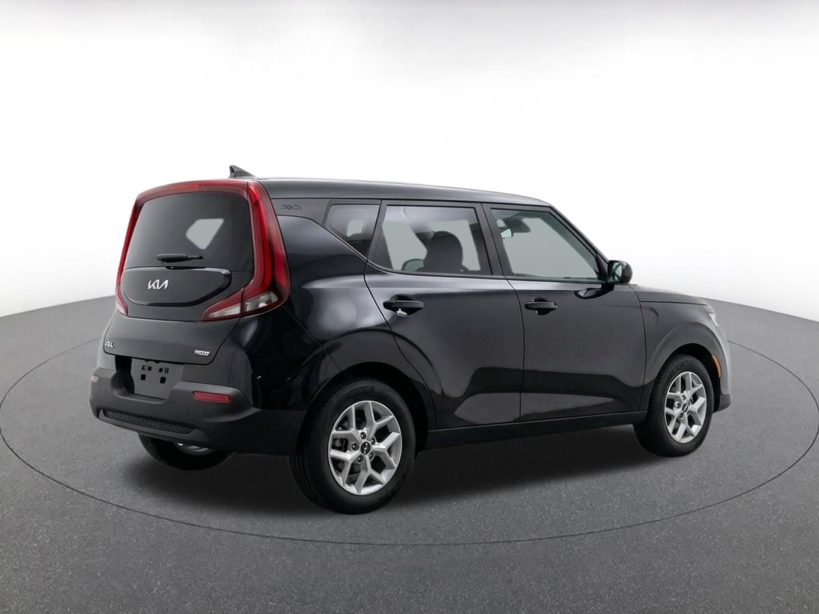 Used 2025 Kia Soul LX w/ LX Technology Package FWD image 11