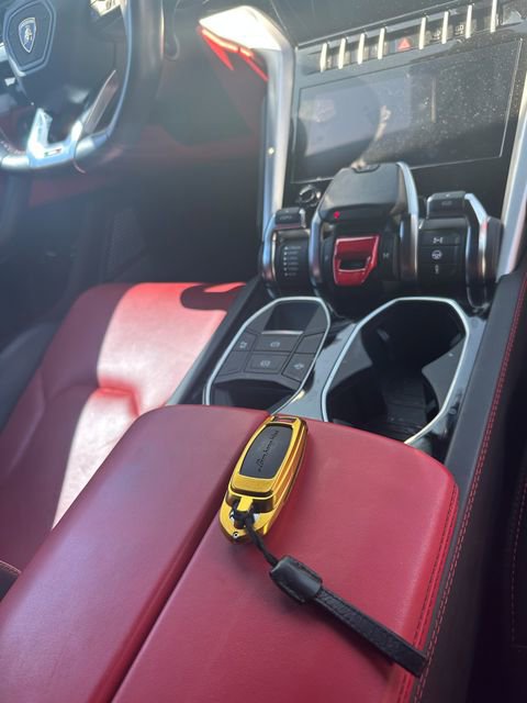 Used 2020 Lamborghini Urus AWD/4WD image 10