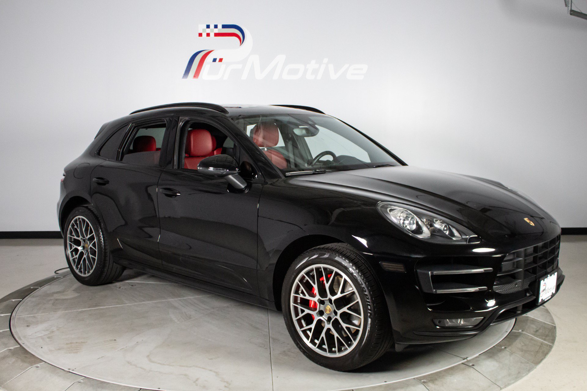 Used 2018 Porsche Macan Turbo AWD/4WD image 13