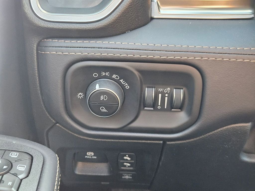 New 2026 RAM 1500 Tungsten w/ Towing Technology Group image 18