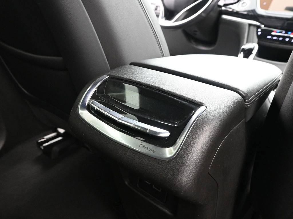 Used 2023 Cadillac XT6 Premium Luxury image 16
