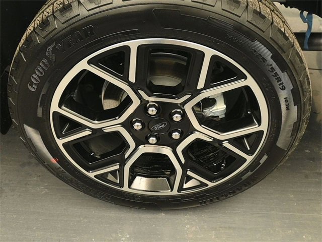 New 2026 Ford Maverick Lariat image 9