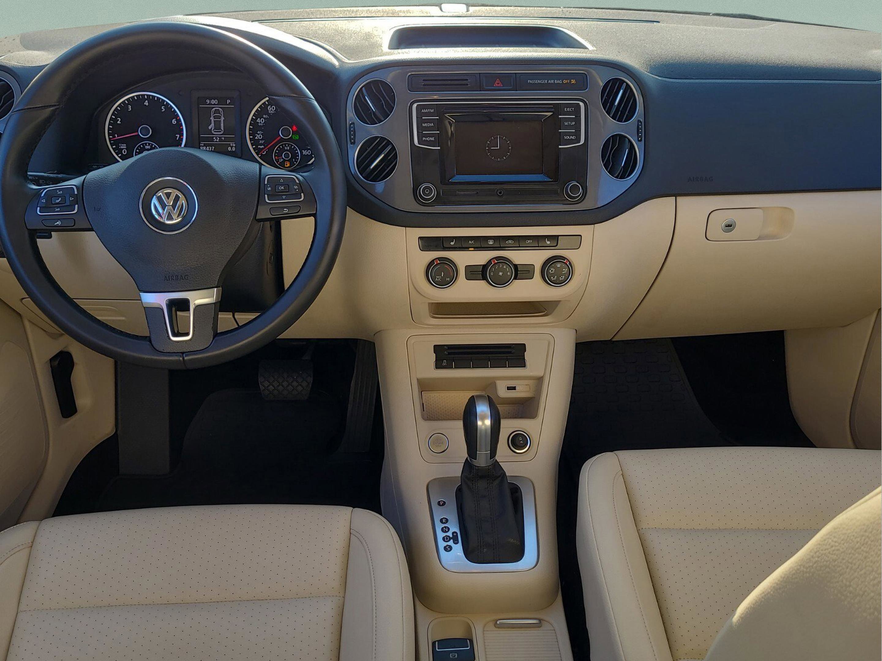 Used 2016 Volkswagen Tiguan S image 12