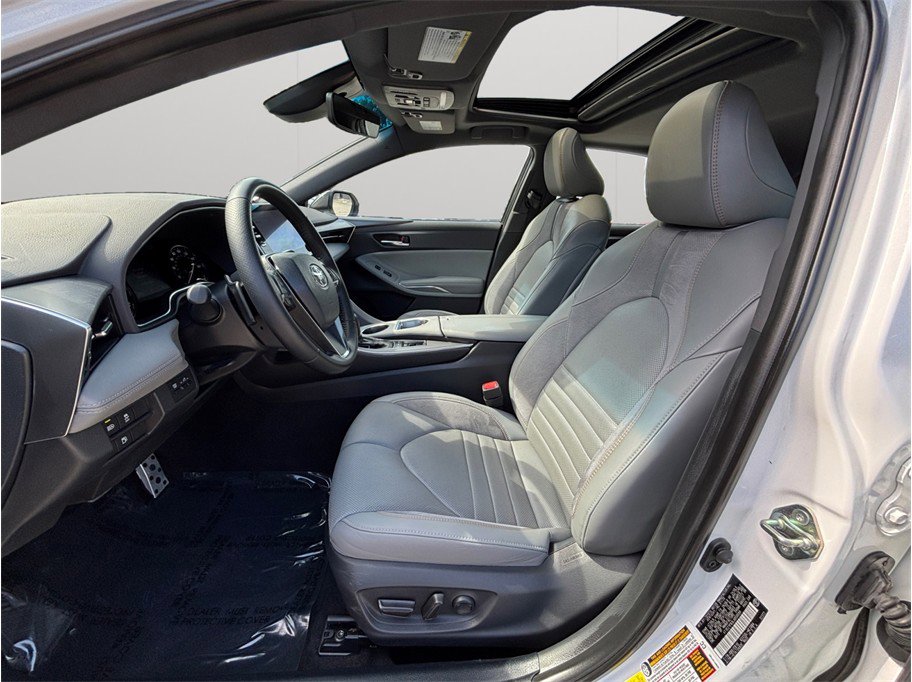 Used 2020 Toyota Avalon XSE FWD image 2