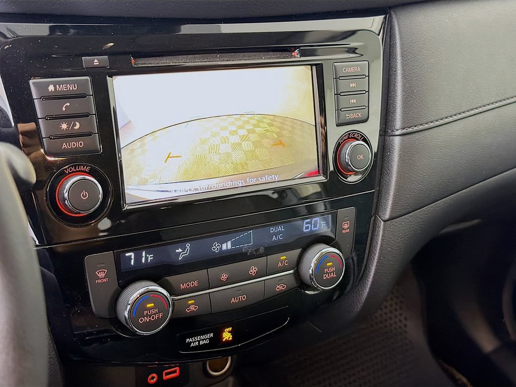 Used 2020 Nissan Rogue SV FWD image 16
