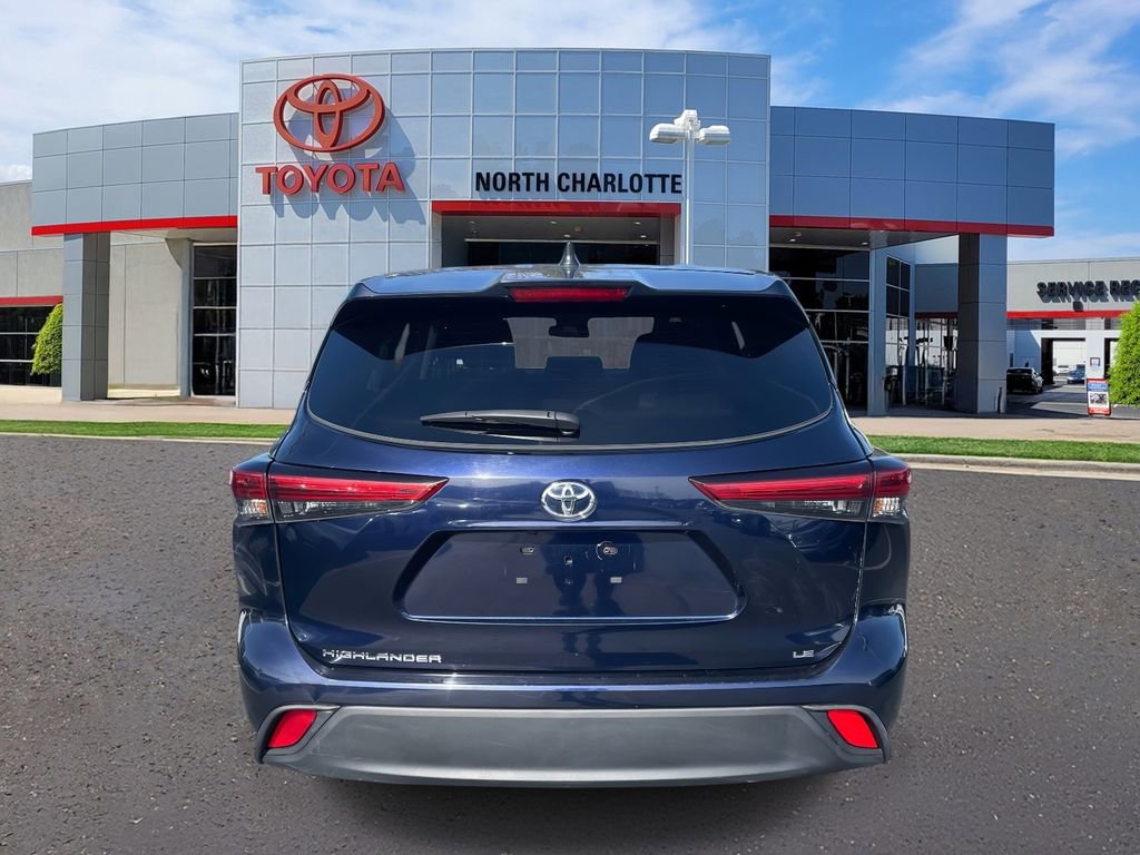 Used 2023 Toyota Highlander LE image 9