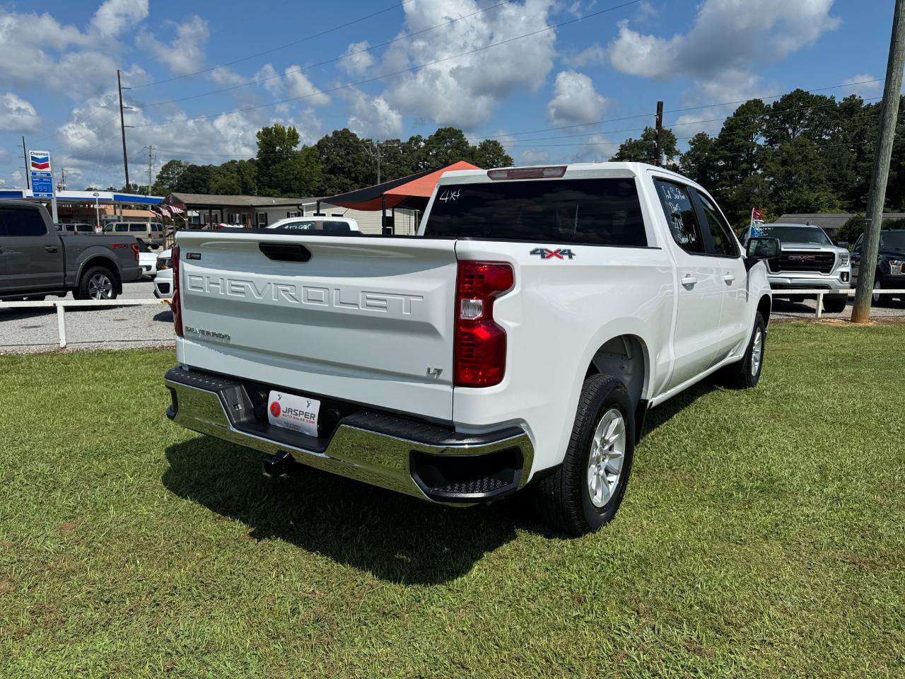 Used 2020 Chevrolet Silverado 1500 LT w/ Remote Start Package AWD/4WD image 3