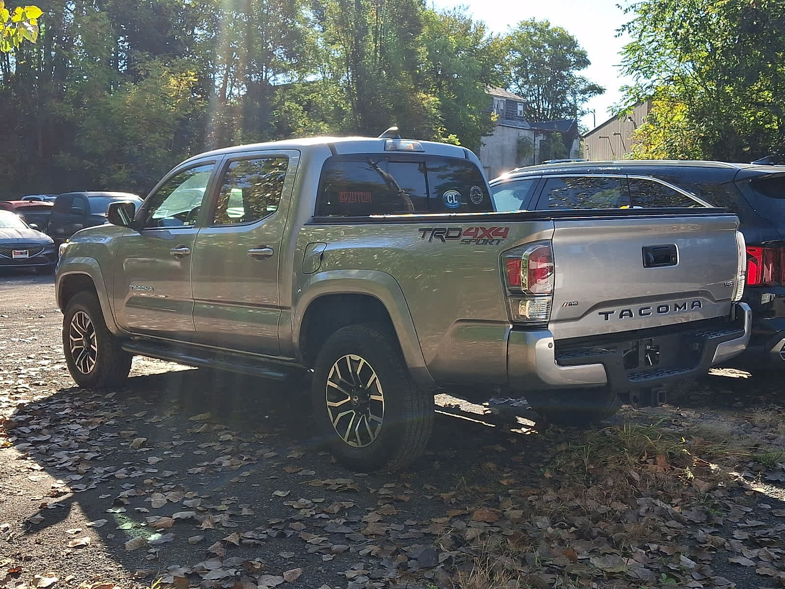 Used 2020 Toyota Tacoma TRD Sport w/ TRD Premium Sport Package AWD/4WD image 5