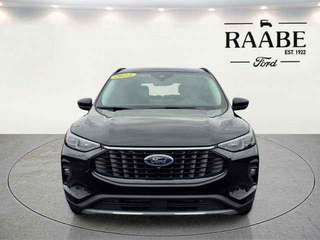 Used 2024 Ford Escape Platinum AWD/4WD image 2