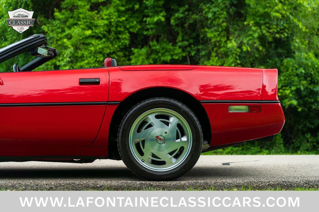 Used 1988 Chevrolet Corvette Convertible RWD image 32