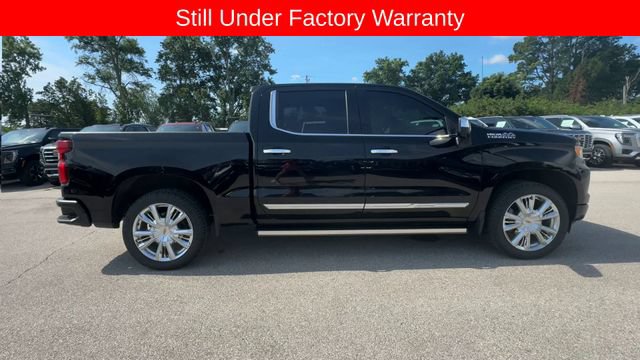 Used 2025 Chevrolet Silverado 1500 High Country AWD/4WD image 9