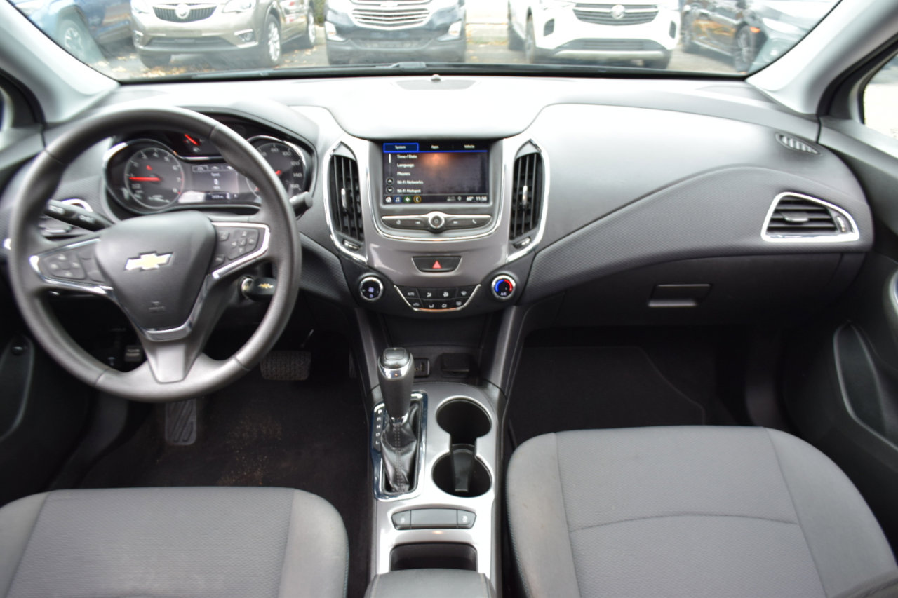 Used 2019 Chevrolet Cruze LT image 10