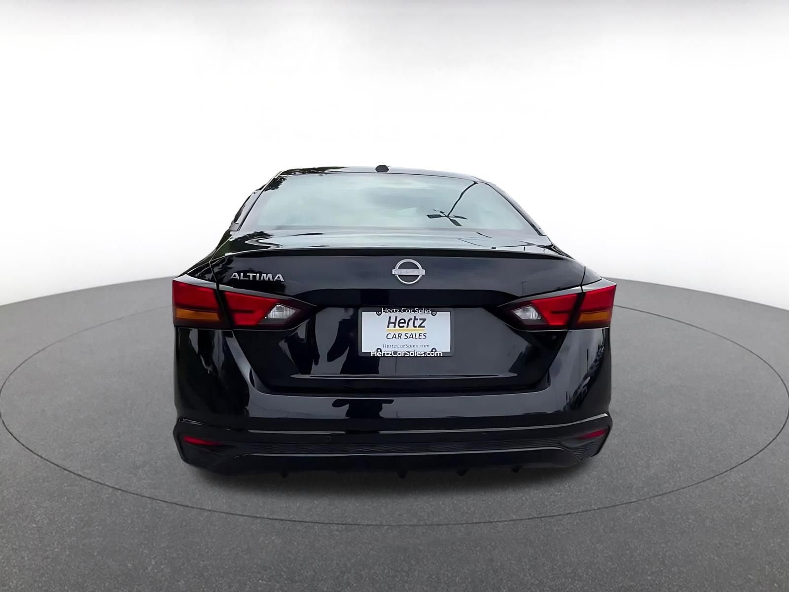 Used 2025 Nissan Altima 2.5 SV FWD image 12