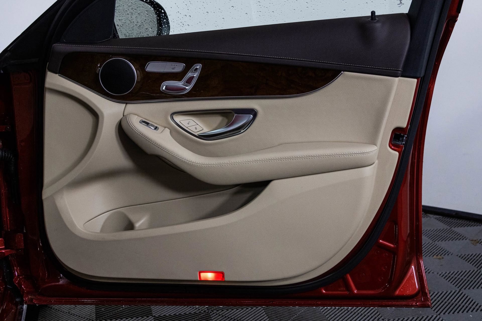 Used 2016 Mercedes-Benz C 300 4MATIC Sedan image 39