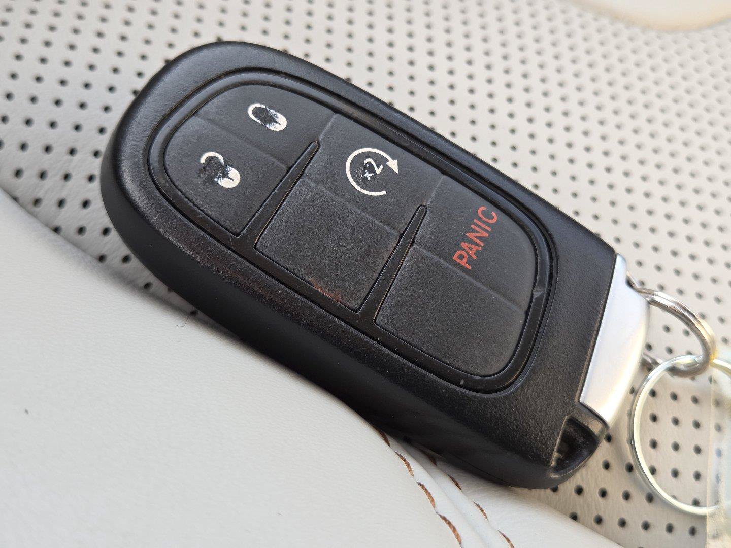 Used 2021 Jeep Cherokee Latitude Lux FWD image 27