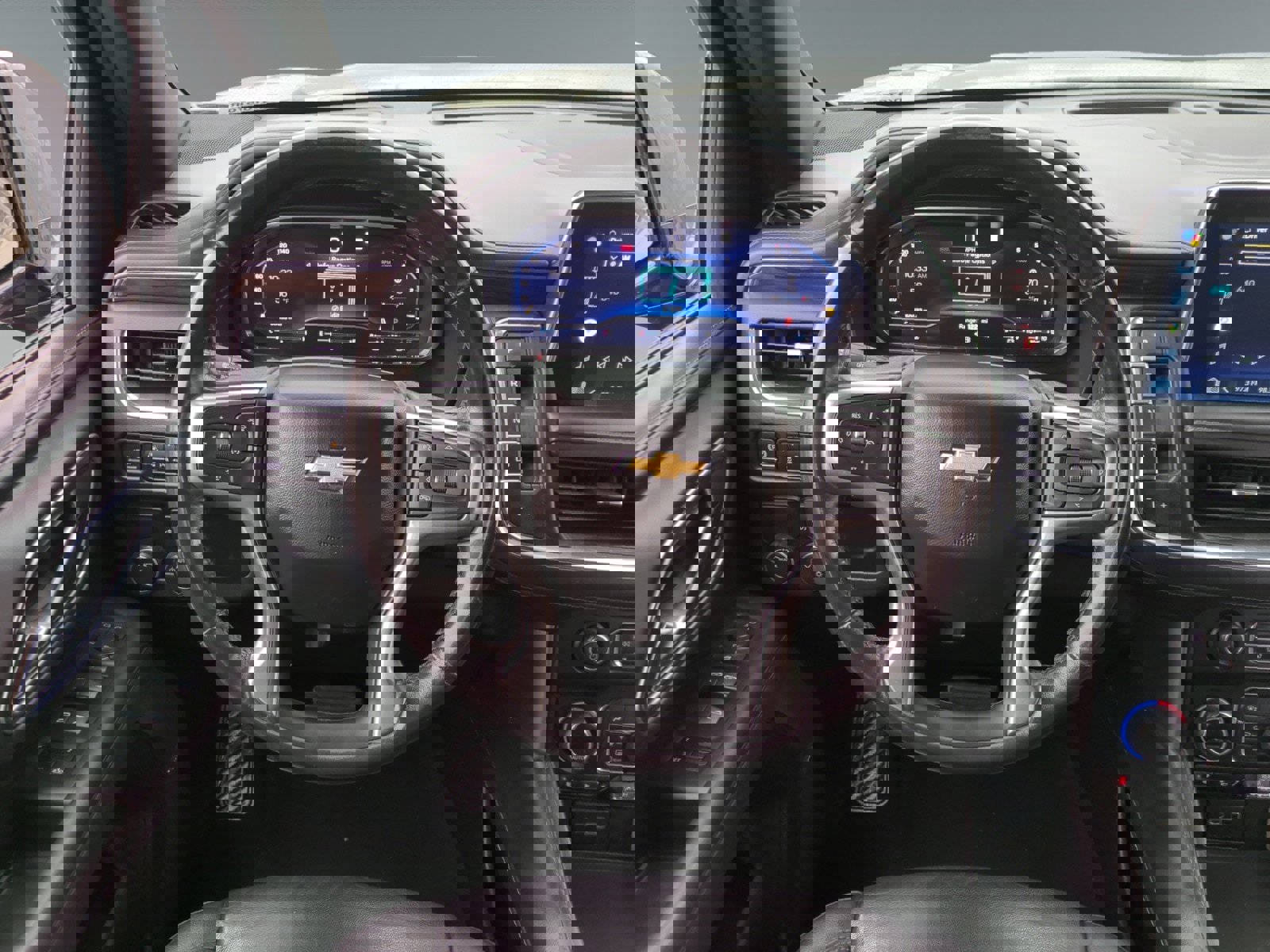 Used 2022 Chevrolet Suburban LT image 12