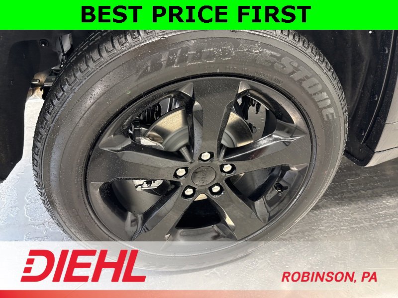 New 2025 Jeep Grand Cherokee Altitude image 8